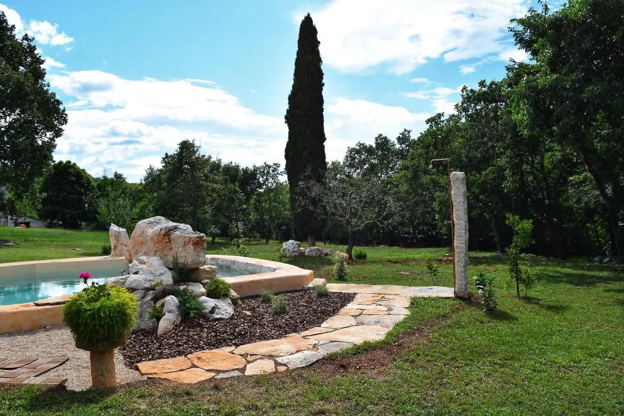 Cottage Al Merlo Olivo بوجي بيت للعطل